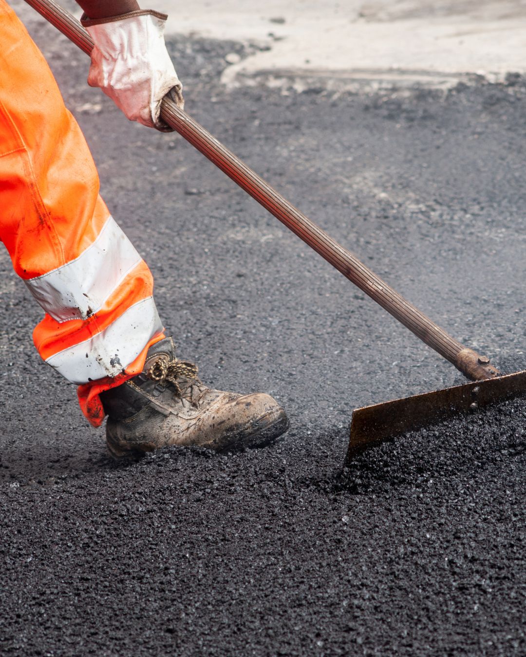 Travaux de goudronnage et marquage 