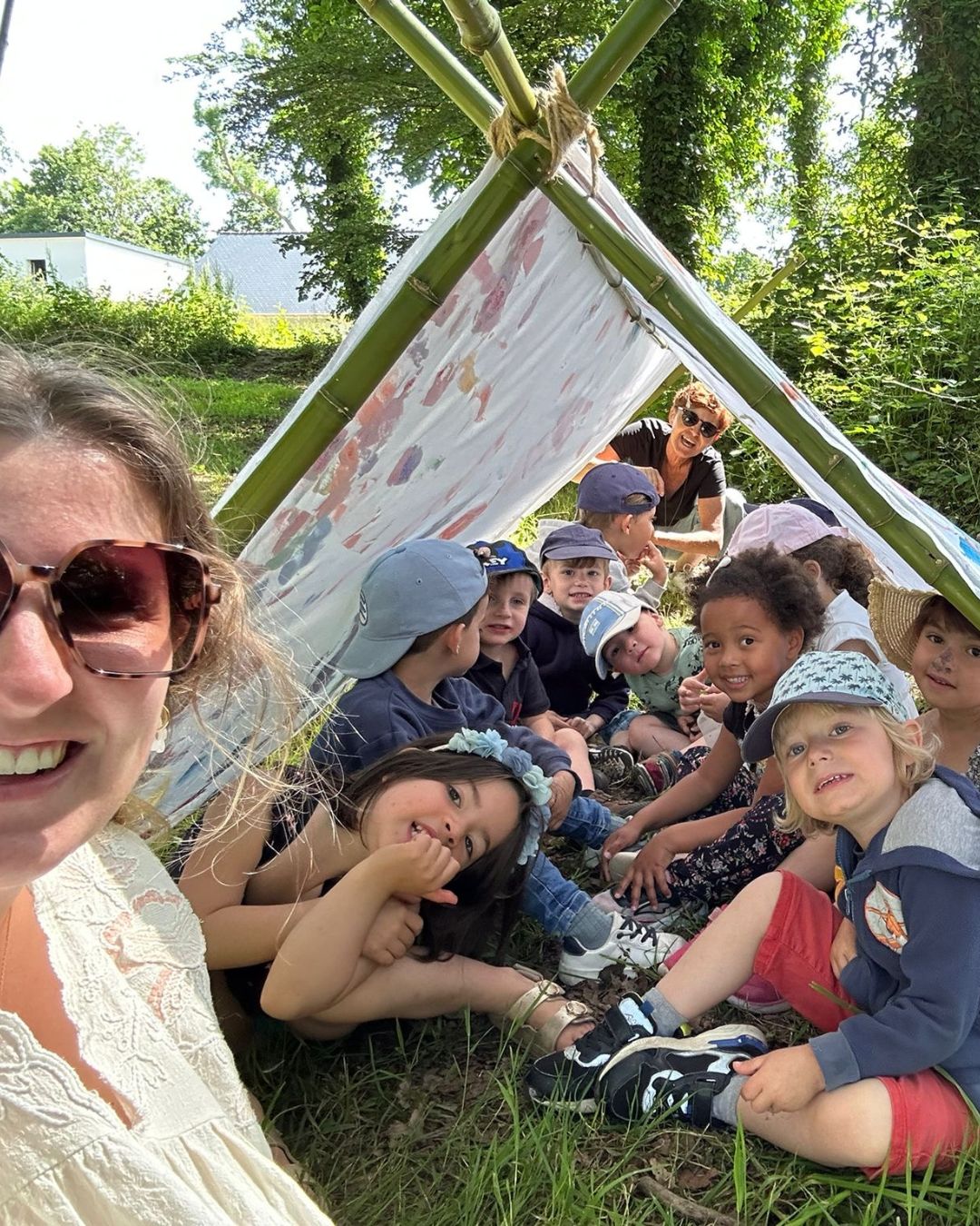 Tipi créé par les enfants du centre de loisirs
