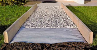 pose-geotextile-gravier-gazon.jpg