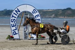 2_Claude-Babuchon-_32_course_hippique_copy_1